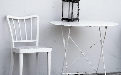Faites le choix d'un style industriel pour votre salon de jardin : quelques conseils