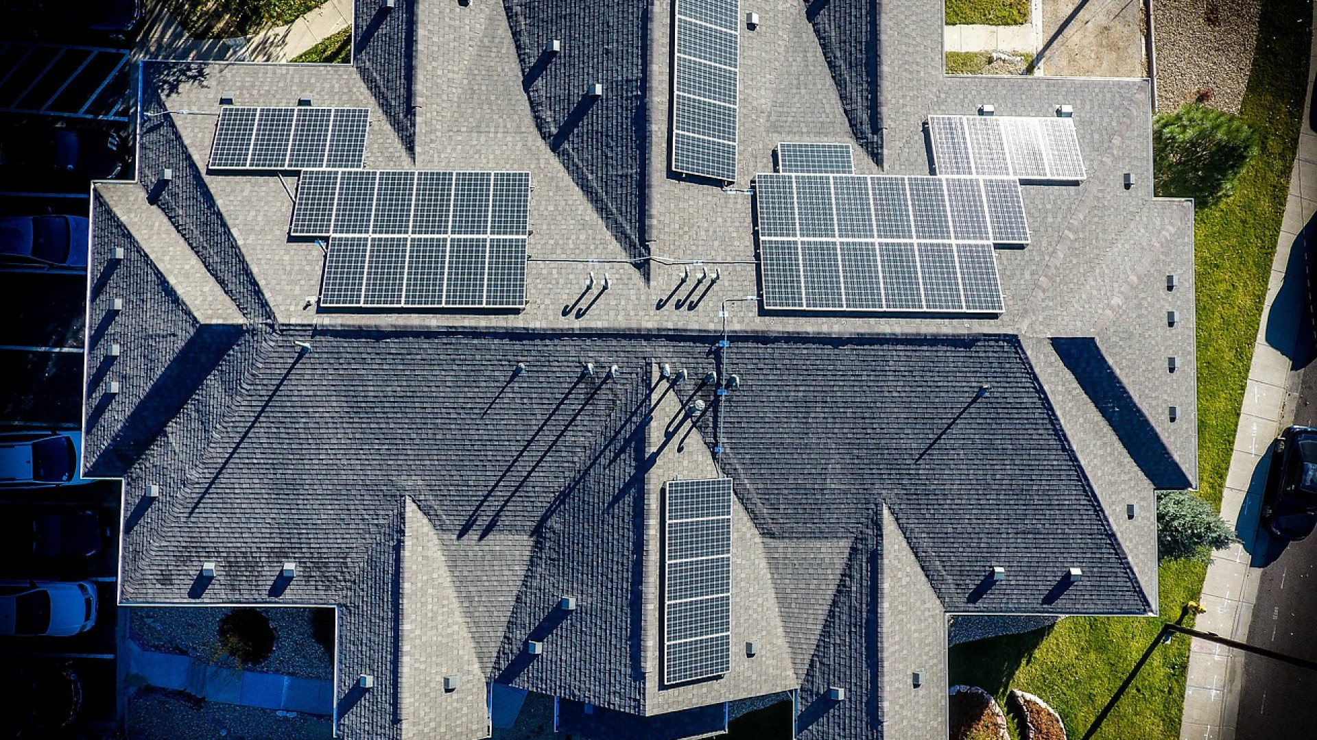 Pourquoi installer des panneaux solaires sur votre toiture ?