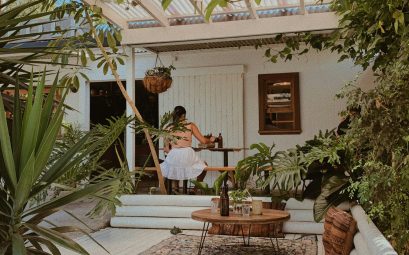 Oubliez la chaleur : découvrez comment le store banne peut rafraîchir votre terrasse !