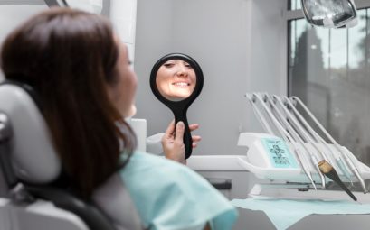 Implantologie dentaire à Lyon : retrouver le sourire en toute confiance