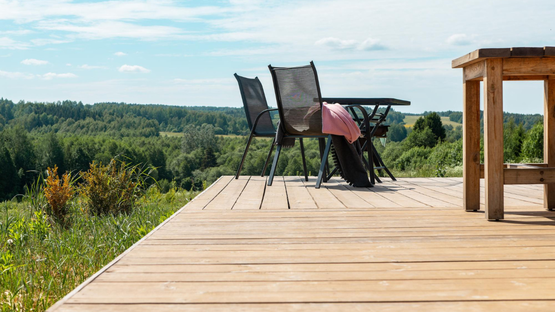 Terrasses en bambou : mariage écologique et chic pour votre extérieur