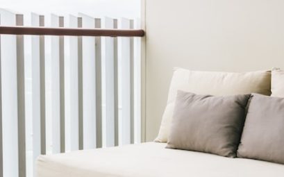 Lit banquette : comment choisir la bonne dimension pour un confort optimal ?