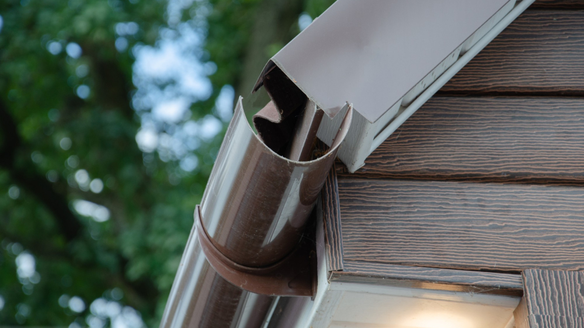 Pourquoi confier la pose de votre gouttière à un professionnel à Toulouse ?